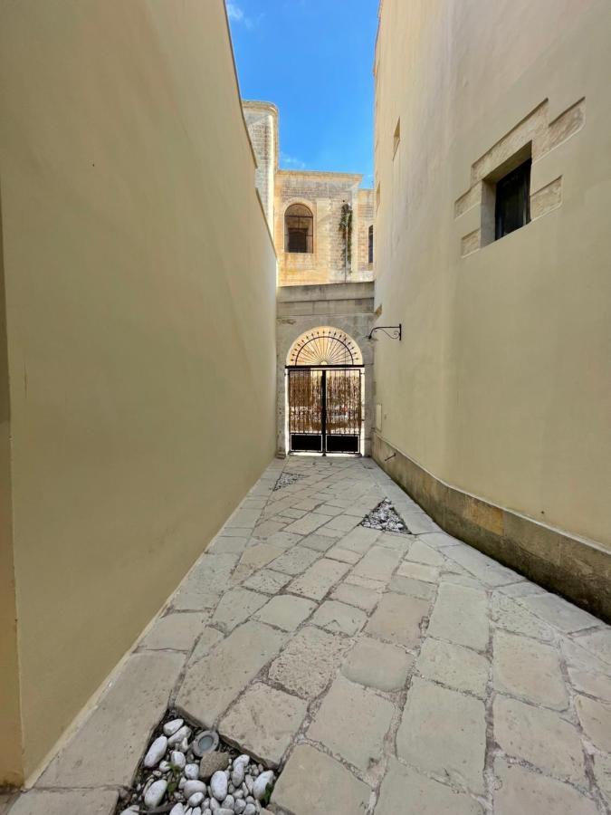 Palazzo De Carlo E Il Parco Dei 7 Pozzi Lecce Exterior foto