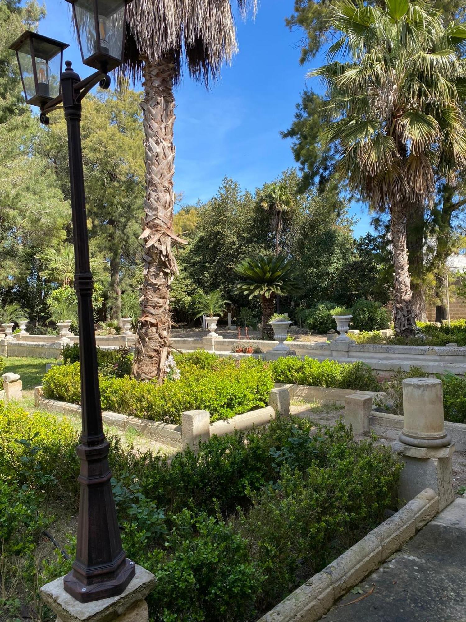 Palazzo De Carlo E Il Parco Dei 7 Pozzi Lecce Exterior foto